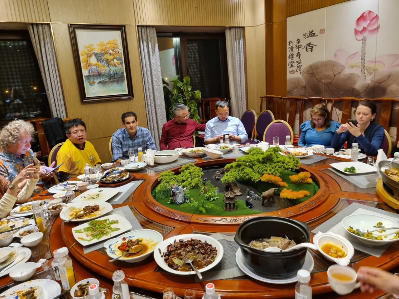 Experiência gastronômica em grupo na China